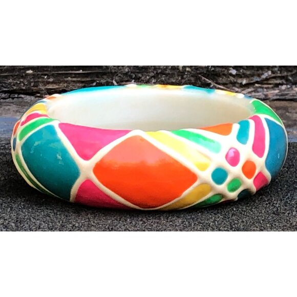 Chunky Domed 1980s Multicolor Neon Plaid Lucite Bangle Bracelet Glows in UV - Picture 6 of 7